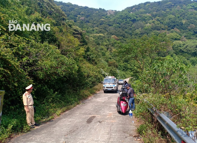 A scene of the road accident on 4 May on the Son Tra Peninsula