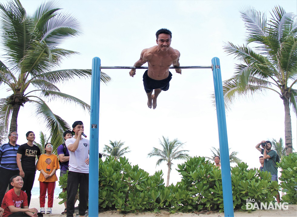 Established on 1 April 2015, the Da Nang Street Workout Club (DNSW) has to date attracted hundreds of young people.