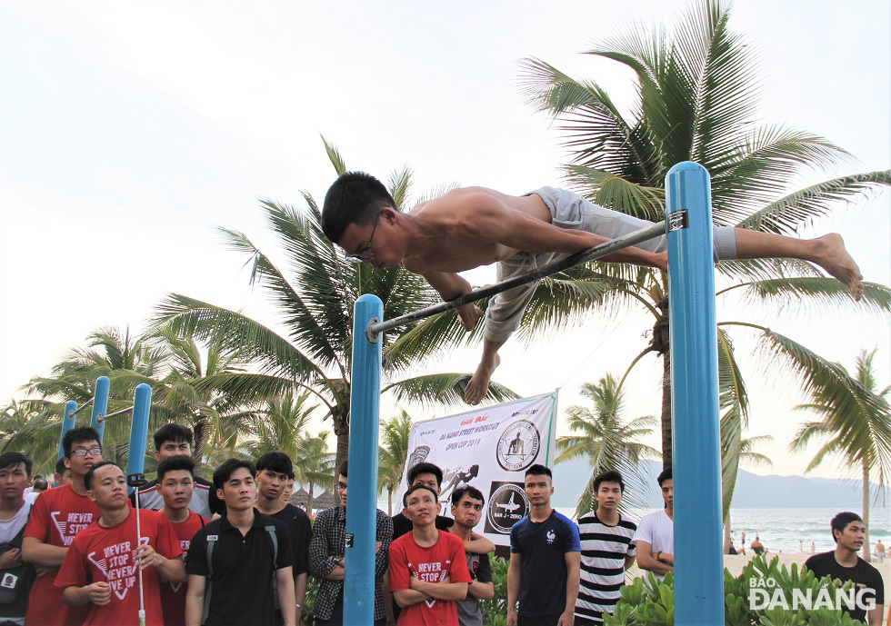 Street workout suitable for people of different generations, without forcing, at their own pace and without competitive pressures.