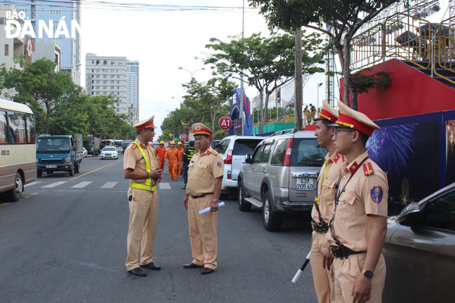 Local traffic police officers making every effort to ensure traffic safety during DIFF 2019