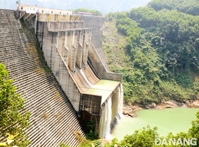 Bộ Tài nguyên và Môi trường chỉ đạo thủy điện Đak Mi 4 chỉ vận hành xả nước qua phát điện về hạ lưu sông Thu Bồn khi đã bảo đảm việc vận hành xả nước về hạ du sông Vu Gia.