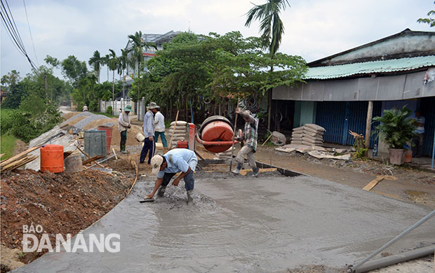 Huyện Hòa Vang: Tuyên dương 3 gia đình hiến đất làm đường nông thôn mới