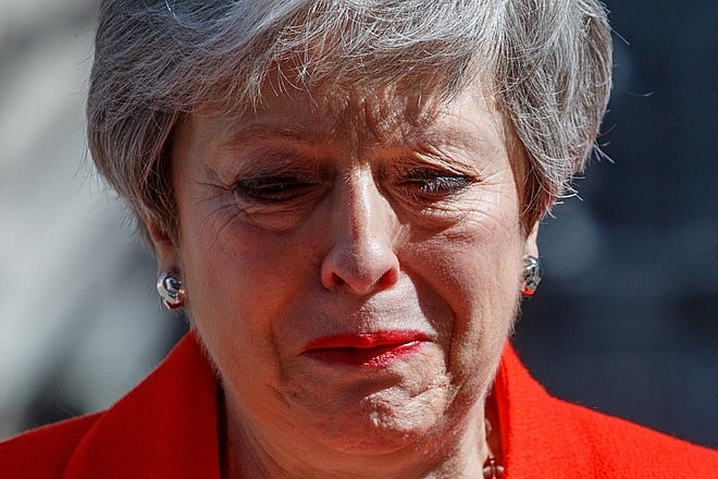 Bà May từ chức Chủ tịch đảng Bảo thủ Anh
