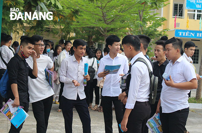 Học sinh vùng nông thôn Hòa Vang tự tin bước vào thi tổ hợp Khoa học xã hội