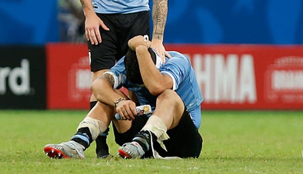 Luis Suarez khóc nức nở sau khi khiến tuyển Uruguay bị loại