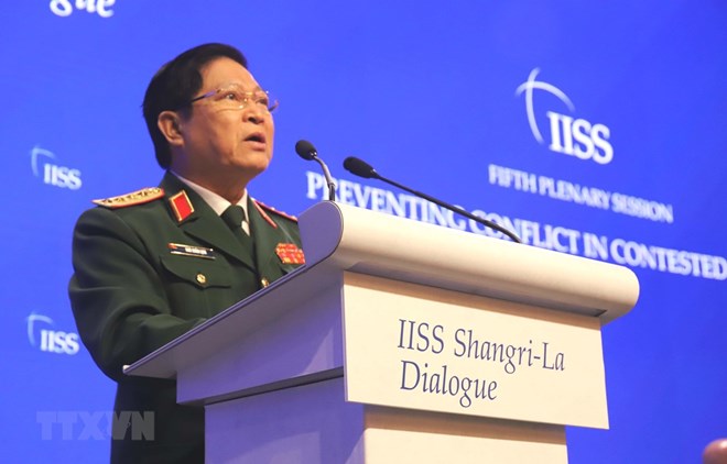 Minister of Defence Ngo Xuan Lich speaks at the dialogue (Source: VNA)