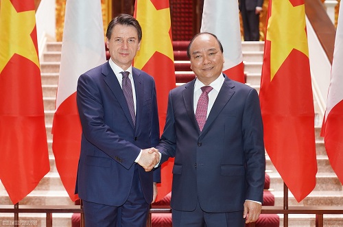 Thủ tướng Nguyễn Xuân Phúc và Thủ tướng Italy Giuseppe Conte - Ảnh: VGP/Quang Hiếu