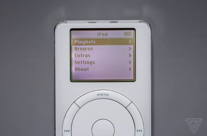 iTunes là bạn đồng hành tuyệt vời của iPod. Ảnh: The Verge