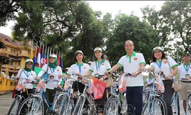 Agoda, a global online accommodation providers, lists Hoi An as one of the world’s six best places to explore by bicycle. (Photo: VNA)