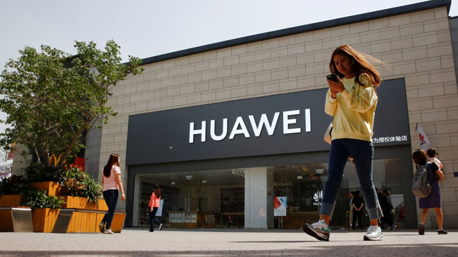 Một cửa hàng điện thoại Huawei ở thủ đô Bắc Kinh, Trung Quốc. Ảnh: Reuters