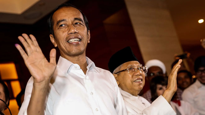 Tổng thống Joko Widodo (trái) giành chiến thắng trong cuộc bầu cử hồi tháng 4.  Ảnh: Getty Images