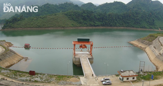 Sở Tài nguyên và Môi trường cho rằng, hồ thủy điện A Vương đang vận hành không đúng quy định nên có văn bản đề xuất UBND thành phố đề nghị Trung tâm Điều độ Hệ thống điện Quốc gia huy động hồ chứa này xả nước phát điện.
