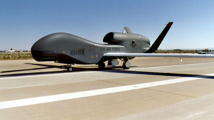 Một chiếc máy bay do thám hiện đại RQ-4 Global Hawk của Mỹ. Ảnh: Times of San Diego