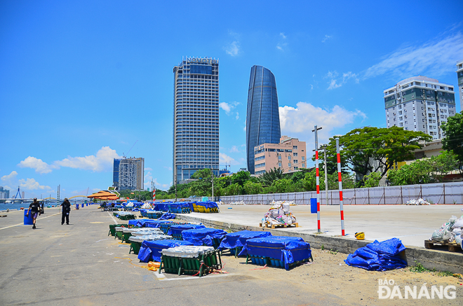 A large amount of fireworks has been installed at the launch location at the former Han River Port