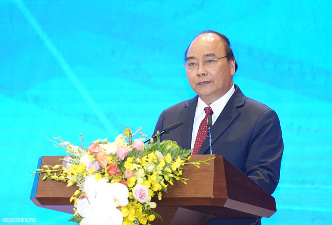Thủ tướng Nguyễn Xuân Phúc phát biểu tại lễ khai trương hệ thống e-Cabinet. Ảnh: VGP