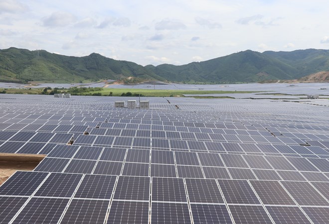 Panels of the Hoa Hoi solar power plant, which was inaugurated in Hoa Hoi commune of Phu Hoa district, Phu Yen province, on June 25 (Photo: VNA)