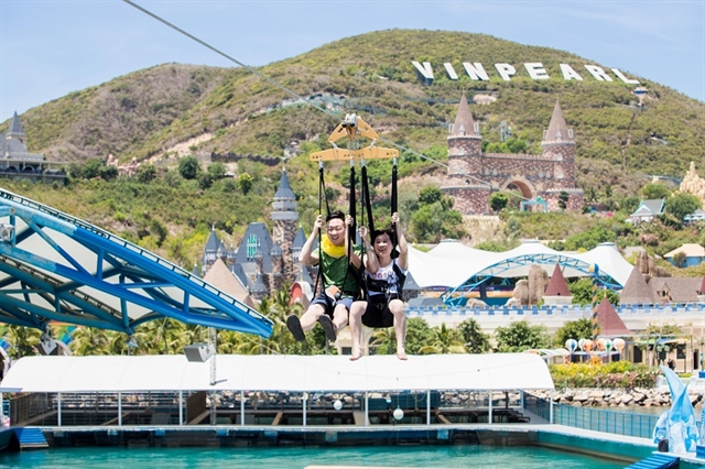 The 880-metre newly launched zipline in the amusement park Vinpearl Nha Trang is even longer than Asia’s longest zipline in Dahilayan in the Philippines, which is 840 metres long.