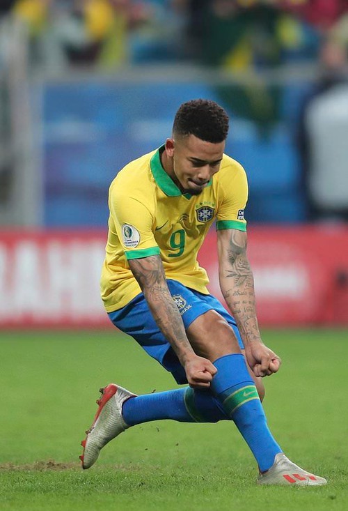 Jesus ăn mừng sau cú sút luân lưu có tính quyết định đưa Brazil vào bán kết Copa America 2019.