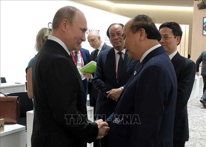 Thủ tướng Nguyễn Xuân Phúc gặp gỡTổng thống Nga Vladimir Putin. Ảnh: Thống Nhất/TTXVN