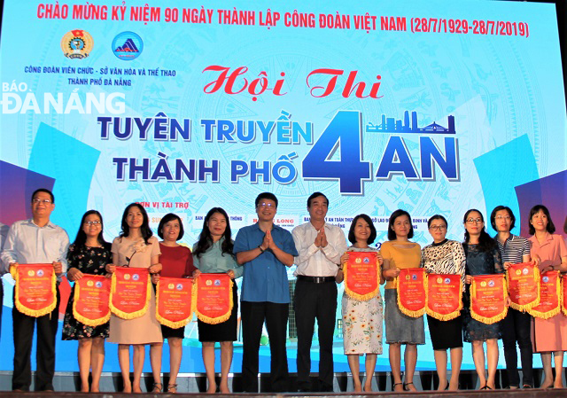 Khai mạc hội thi tuyên truyền 