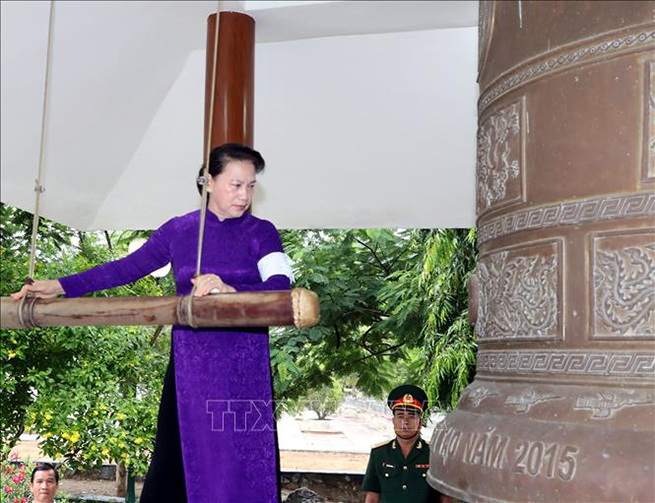 Chủ tịch Quốc hội dự Lễ truy điệu và an táng hài cốt các liệt sĩ tại Tây Ninh