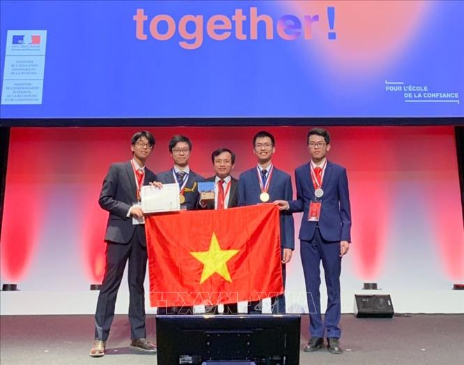 Việt Nam giành 2 Huy chương Vàng tại Olympic Hóa học quốc tế năm 2019