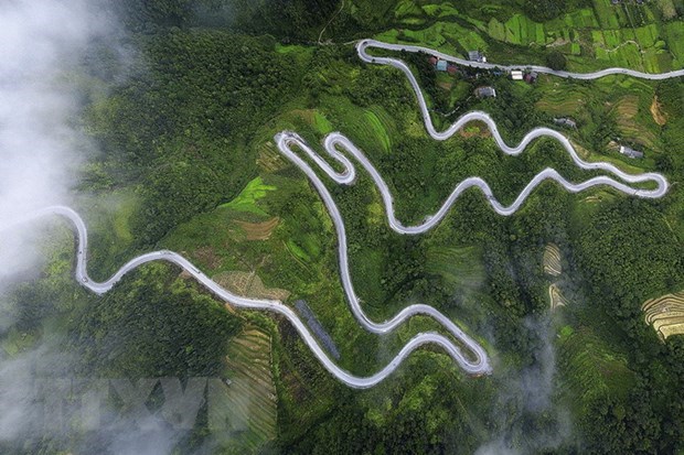 A bird view of a road in Ha Giang province (Photo: VNA)
