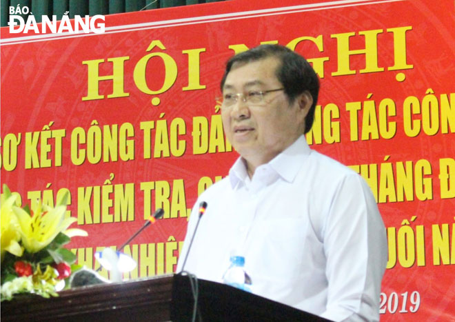 Chủ tịch UBND thành phố Huỳnh Đức Thơ phát biểu chỉ đạo tại hội nghị.  Ảnh: NGỌC PHÚ