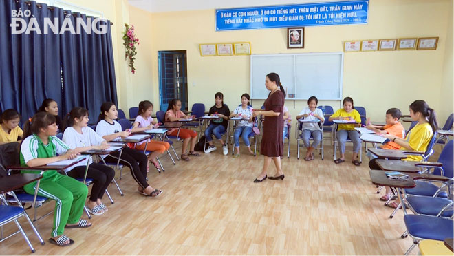 Một buổi học bài chòi tại Trường THCS Huỳnh Bá Chánh, quận Ngũ Hành Sơn.