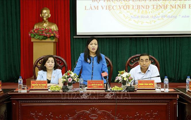 Bộ trưởng Bộ Y tế Nguyễn Thị Kim Tiến phát biểu tại buổi làm việc với lãnh đạo tỉnh Ninh Bình. Ảnh: Dương Ngọc/TTXVN