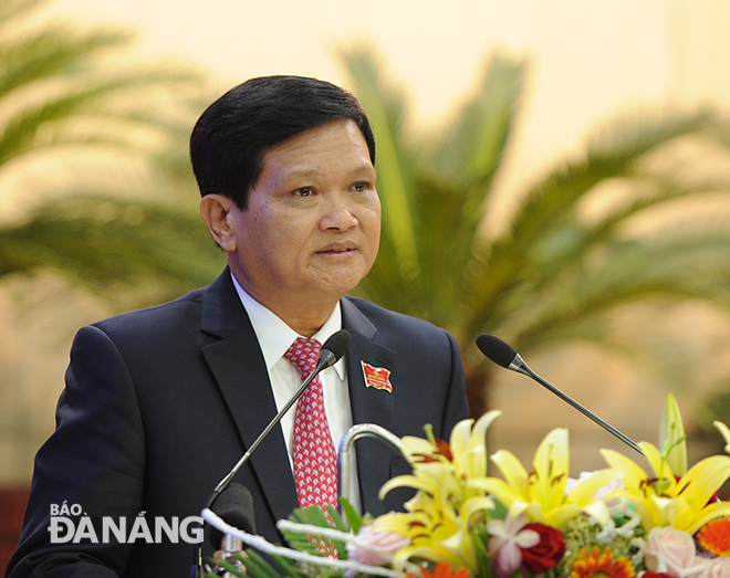 Chủ tịch HĐND thành phố Nguyễn Nho Trung phát biểu bế mạc kỳ họp thứ 11 của HĐND thành phố
