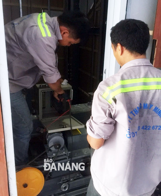 Dù được bảo dưỡng thường xuyên nhưng hệ thống thang máy tại các khu chung cư thu nhập thấp trên địa bàn Đà Nẵng liên tục gặp sự cố. 