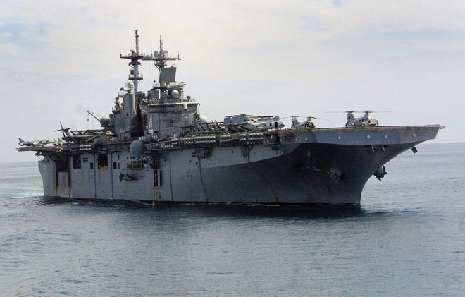 Tàu tấn công đổ bộ USS Boxer hiện diện ở vùng Vịnh. 		    Ảnh: AFP/Getty Images