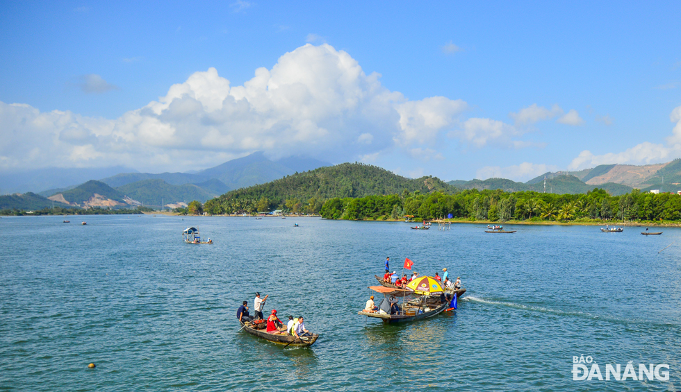 Vẻ đẹp yên bình ở hạ lưu sông Cu Đê. Ảnh: XUÂN SƠN