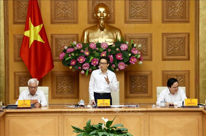 Phó Thủ tướng Vũ Đức Đam chủ trì phiên họp. Ảnh: Dương Giang/TTXVN