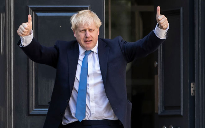 Thủ tướng Anh Boris Johnson giữ lập trường rời EU vào ngày 31-10 dù có hay không có thỏa thuận. 				Ảnh: Getty Images