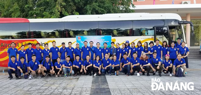 The Da Nang YU members joining in the volunteer trip to Laos