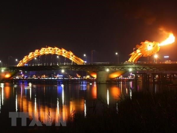 A view of Rong (Dragon) Bridge in Da Nang (Illustrative image. Source: VNA)