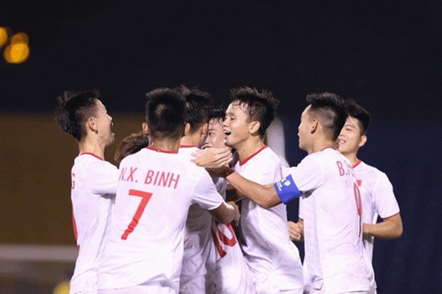 Hạ Singapore, U18 Việt Nam sẵn sàng cho trận gặp U18 Thái Lan