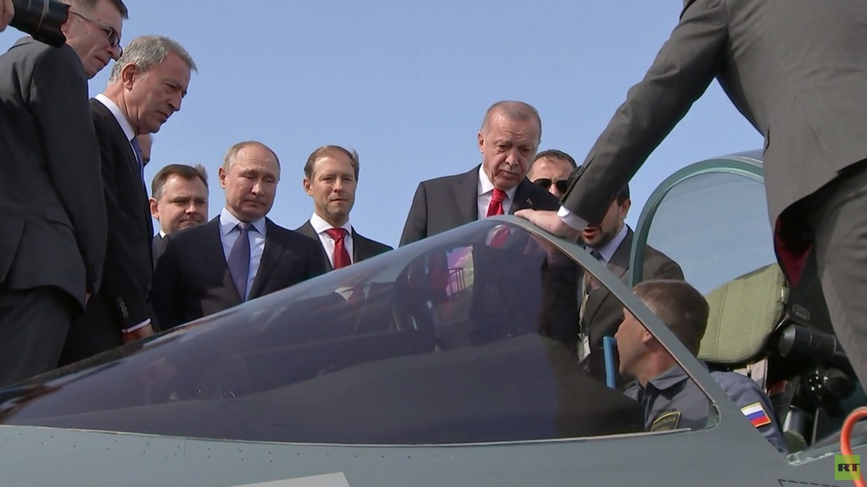 Video Tổng thống Putin giới thiệu siêu phẩm chiến đấu cơ Nga