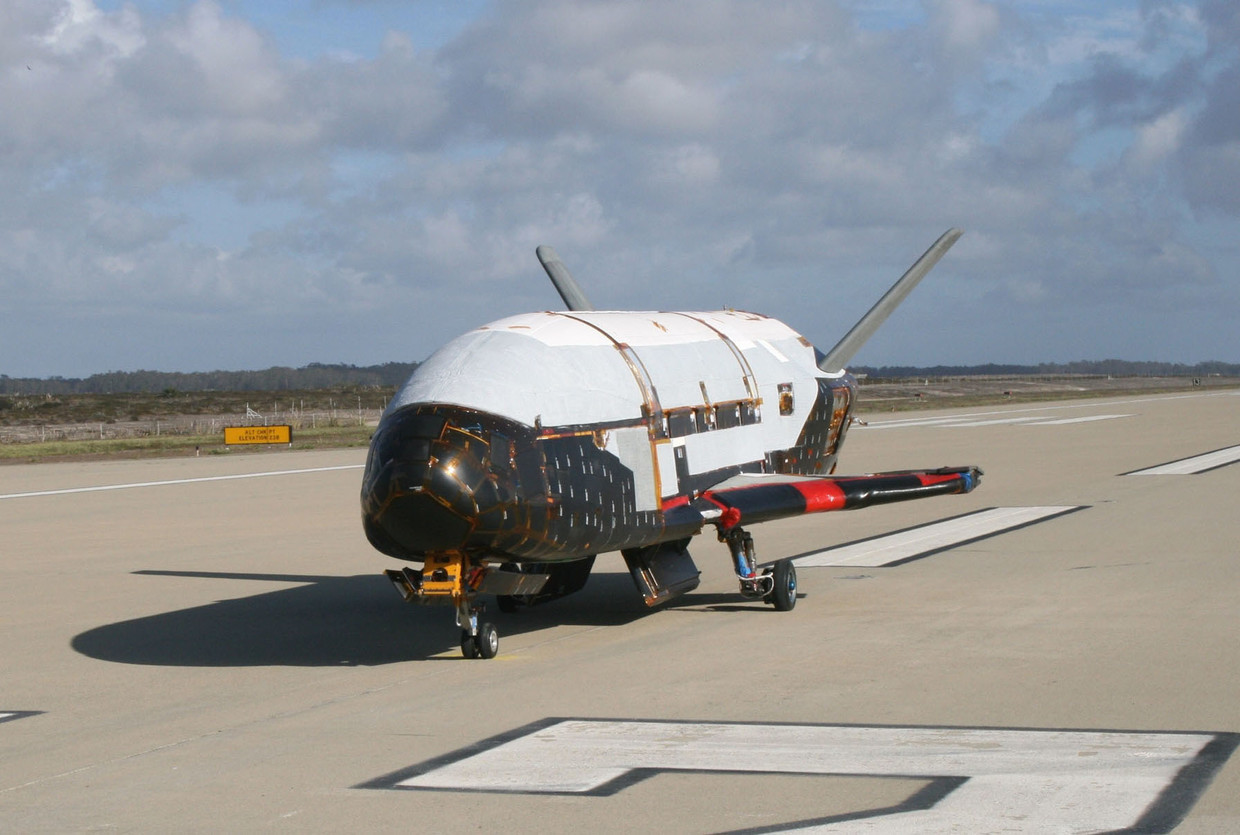 Máy bay vũ trụ bí ẩn của Không quân Mỹ lập kỷ lục bay trên quỹ đạo