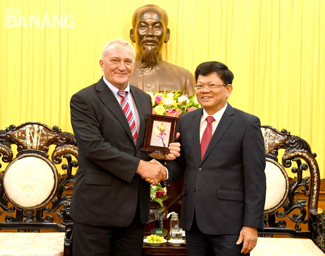 Tăng cường hữu nghị, hợp tác giữa Đà Nẵng với địa phương của Liên bang Nga