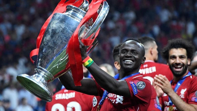 Sadio Mane là một trong ba cầu thủ của Liverpool lọt vào danh sách. Ảnh: Eurosport