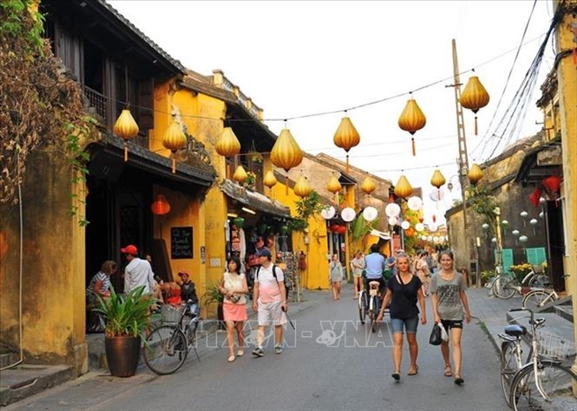 Lonely Planet has ranked the central region of Việt Nam sixth out of the top 10 must-visit destinations in Asia Pacific this year. — VNA/VNS Photo Read more at http://vietnamnews.vn/life-style/523477/central-region-ranked-6th-on-must-see-asia-pacific-destinations-lonely-planet.html#UcJiERDutYwwSg1v.99