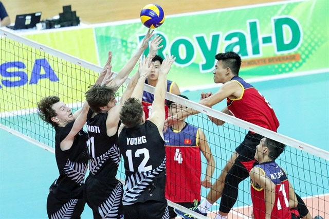 Việt Nam vs New Zealand in their 9th-16th playoff match at the third Asian Men’s U23 Volleyball Championship at Hall B inside the Wunna Theikdi Indoor Stadium on Wednesday. — Photo volleyball.vn Read more at http://vietnamnews.vn/sports/523767/viet-nam-beat-new-zealand-at-asian-volleyball-champs.html#u6eu5tdcKtXlwA85.99