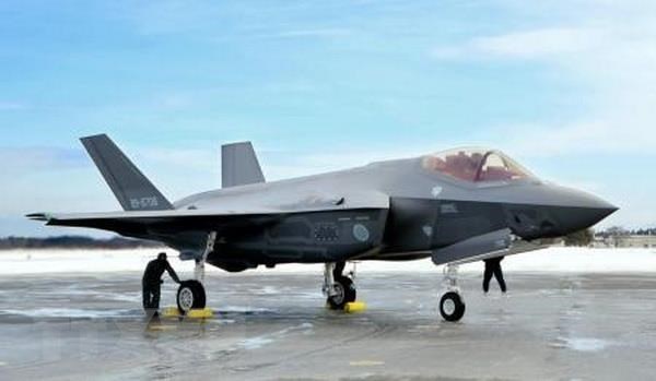 Chiến đấu cơ F-35 của Lực lượng Phòng vệ trên không Nhật Bản tại căn cứ không quân Misawa ở tỉnh Aomori tháng 1/2018. (Ảnh: Kyodo/TTXVN)