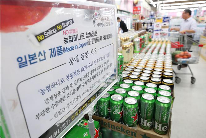 Tấm bảng thông báo tẩy chay hàng hóa của Nhật Bản tại một siêu thị ở Seoul, Hàn Quốc ngày 4-8-2019. Ảnh: Yonhap/TTXVN