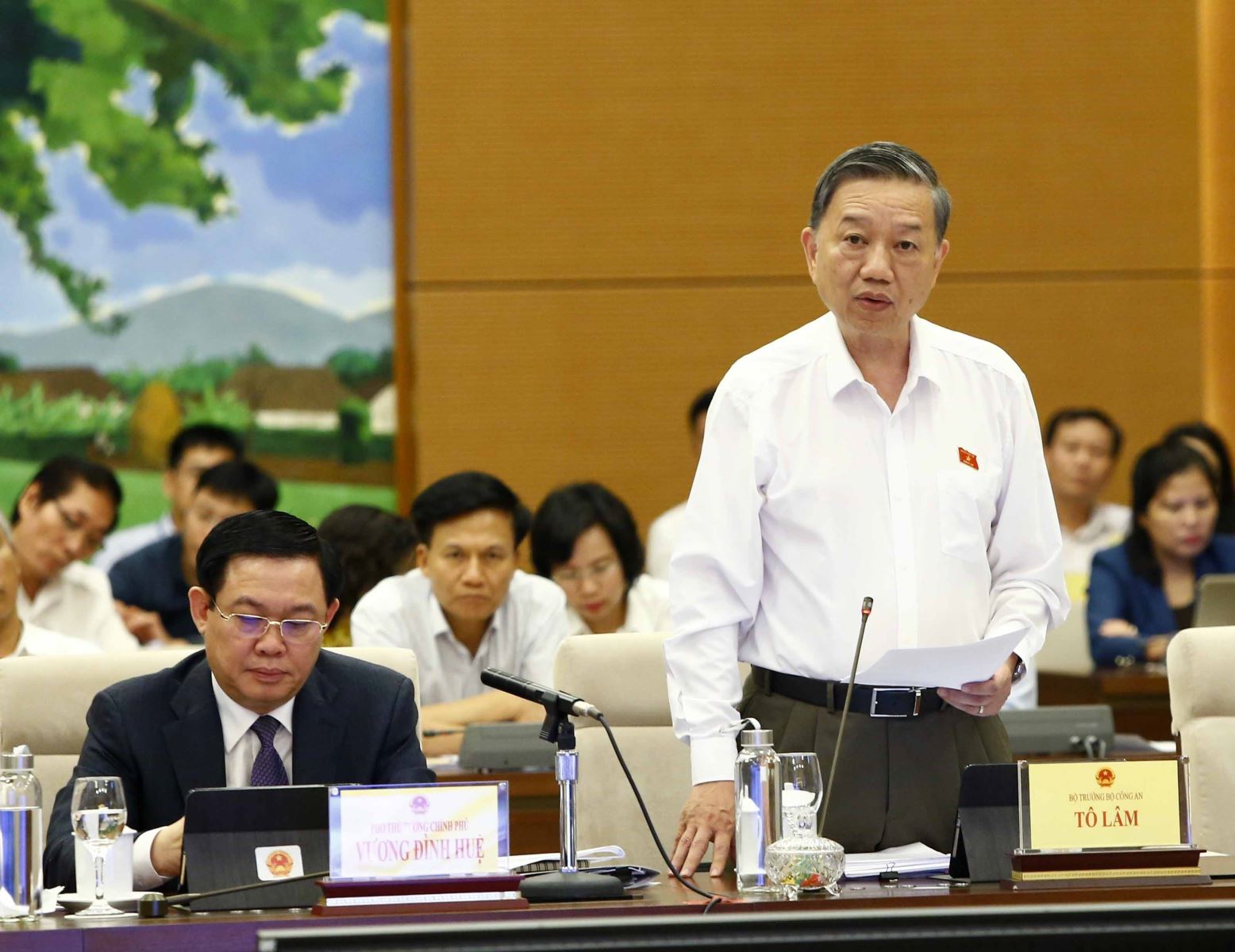 Đại tướng Tô Lâm, Bộ trưởng Bộ Công an trả lời chất vấn đại biểu Quốc hội, chiều 15-8. Ảnh: TTXVN