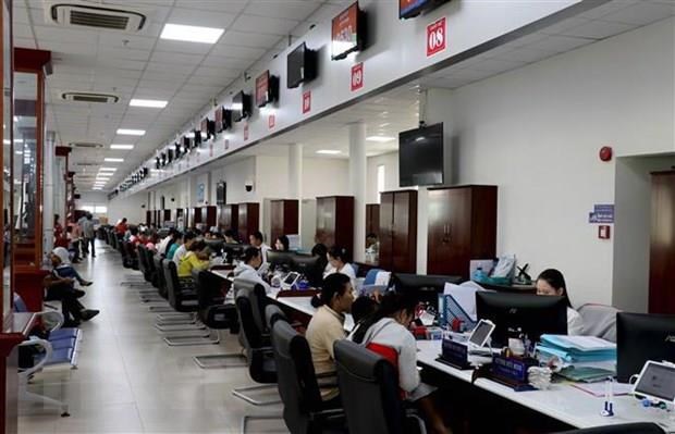 Inside a public services centre (Photo: VNA)