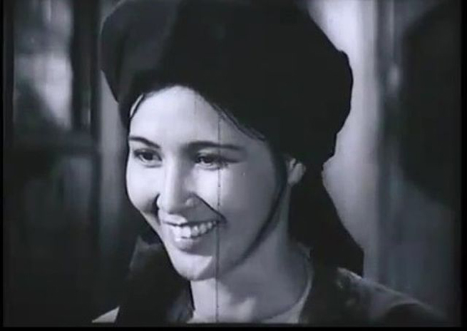 Nghệ sĩ Thanh Hiền dù đã ở tuổi lục tuần vẫn giữ tình yêu với phim ảnh.